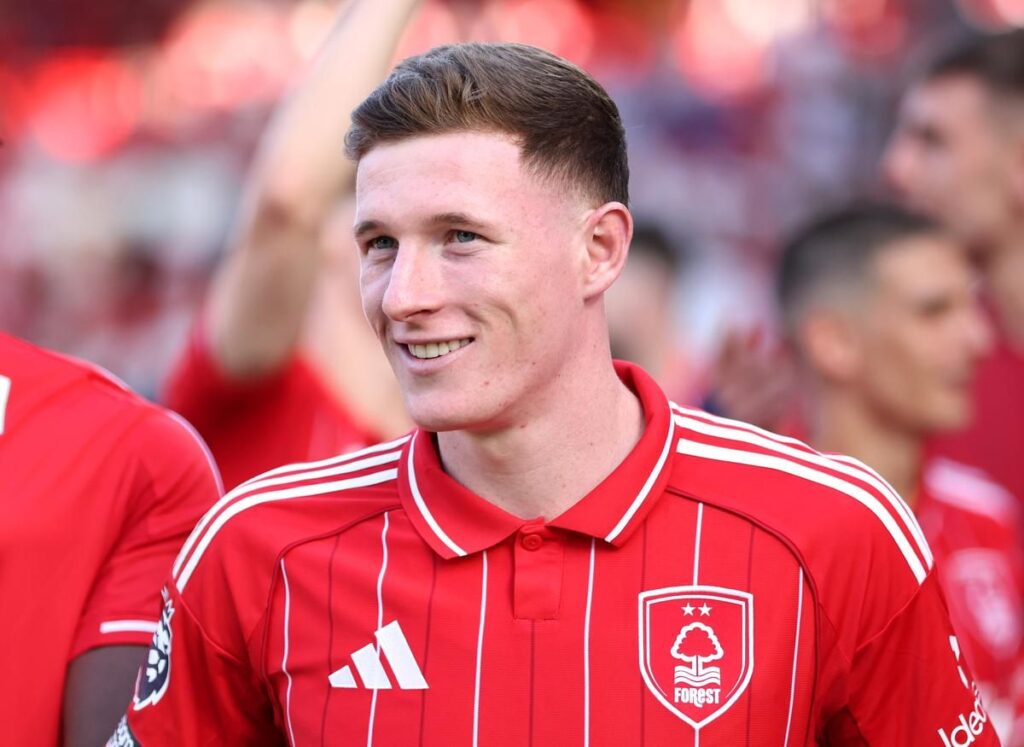 Elliot Anderson playing for Nottingham Forest during a Premier League match