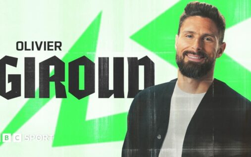 Olivier Giroud and Christian Pulisic playing together for AC Milan