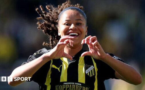 Felicia Schroeder playing for BK Hacken during a women's football match