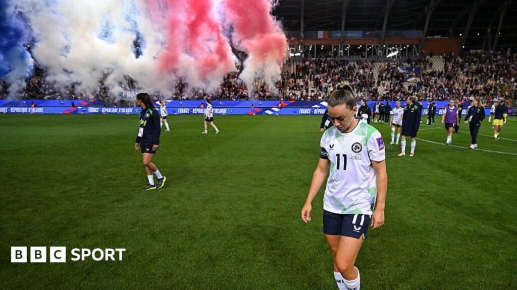 Republic of Ireland manager Carla Ward instructing her players from the touchline