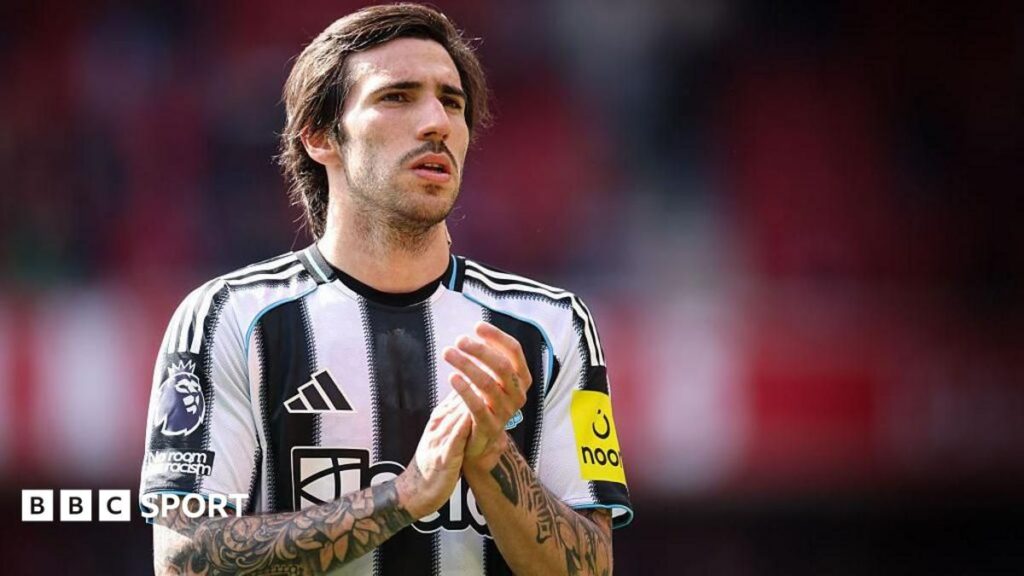 Sandro Tonali playing for Newcastle United in a Premier League match
